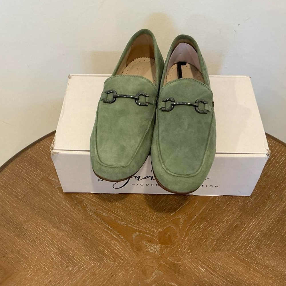 Journee Signature | Women's Giia Tailored Slip On Loafers - Picture 4 of 5